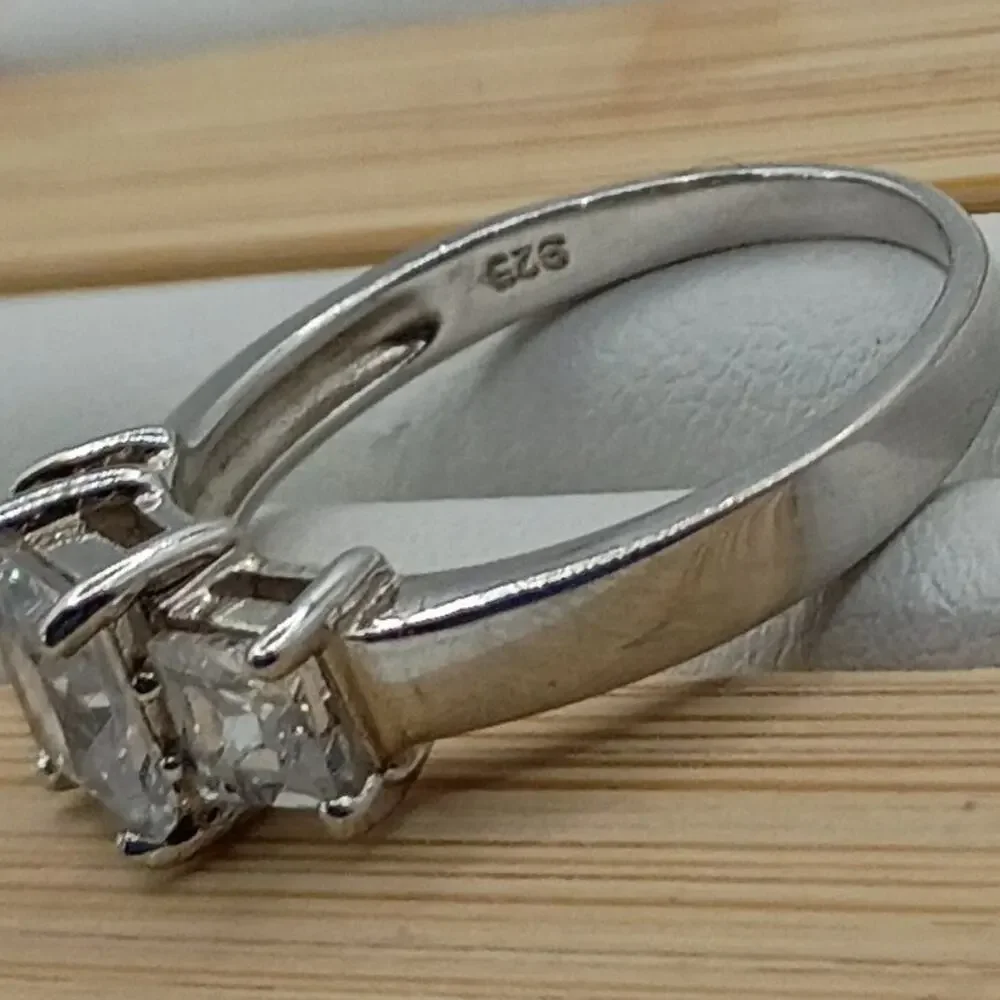 Sterling Silver Ring - Size 7